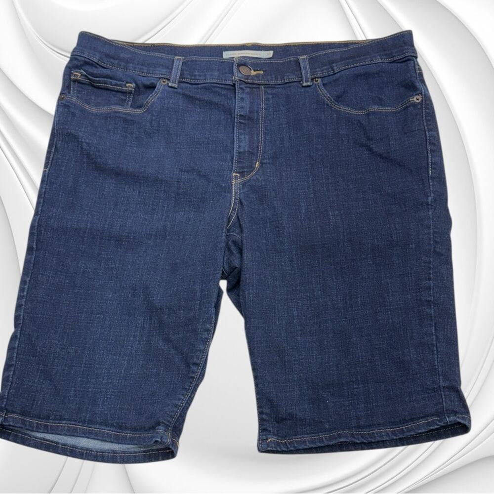 LEVI’S Women’s 33 CLASSIC BERMUDA Blue Jean Shorts
